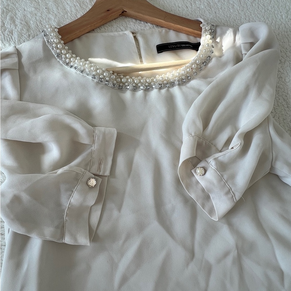 Mr White Puff Sleeve Blouse with Pearl Embellished Neckline – Fully Lined Size M - Picture 5 of 8